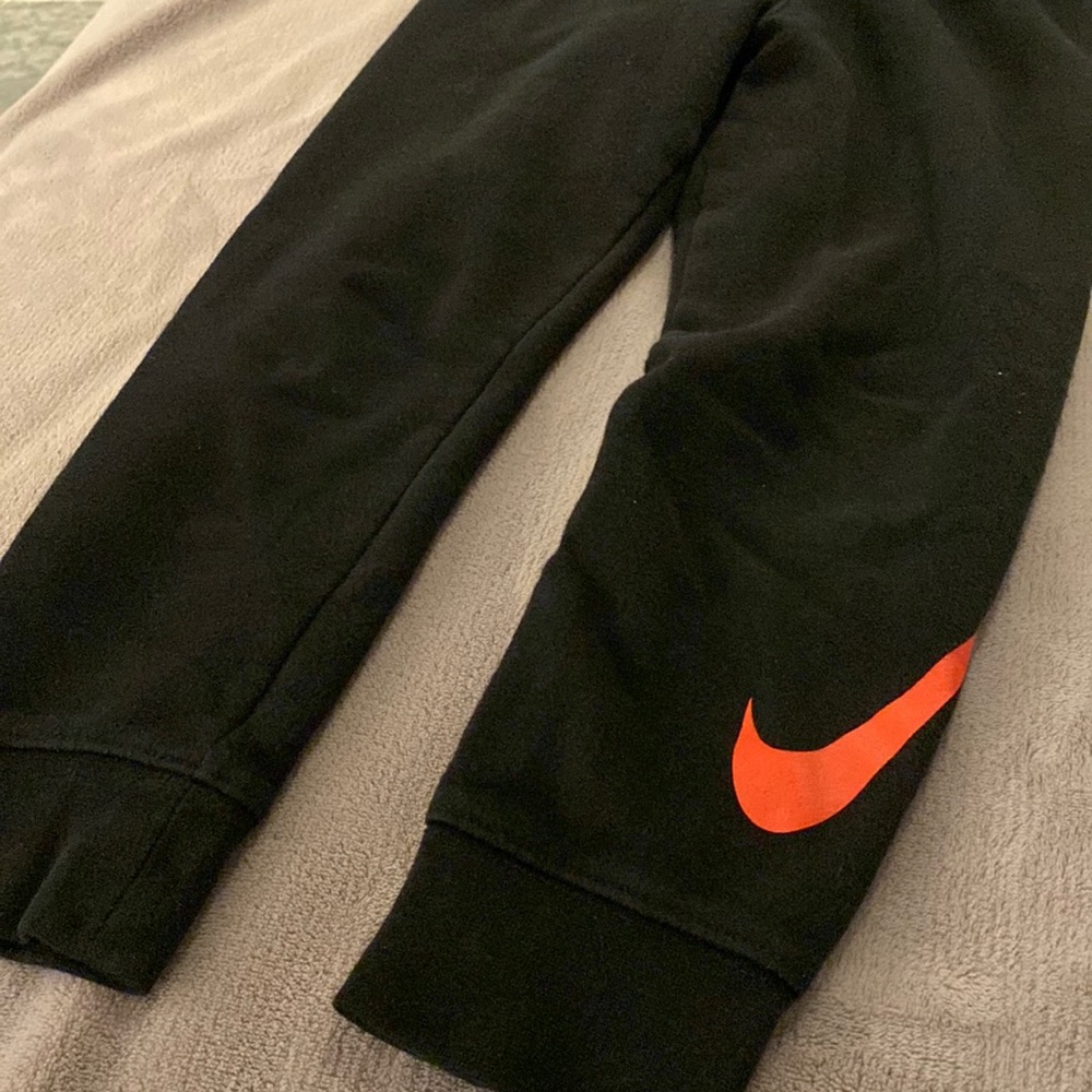 Boys Nike Sweat Pants.  Size 5-6